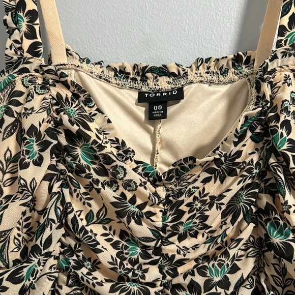 Beautiful Torrid tank with ruching on chest - Picture 5 of 7